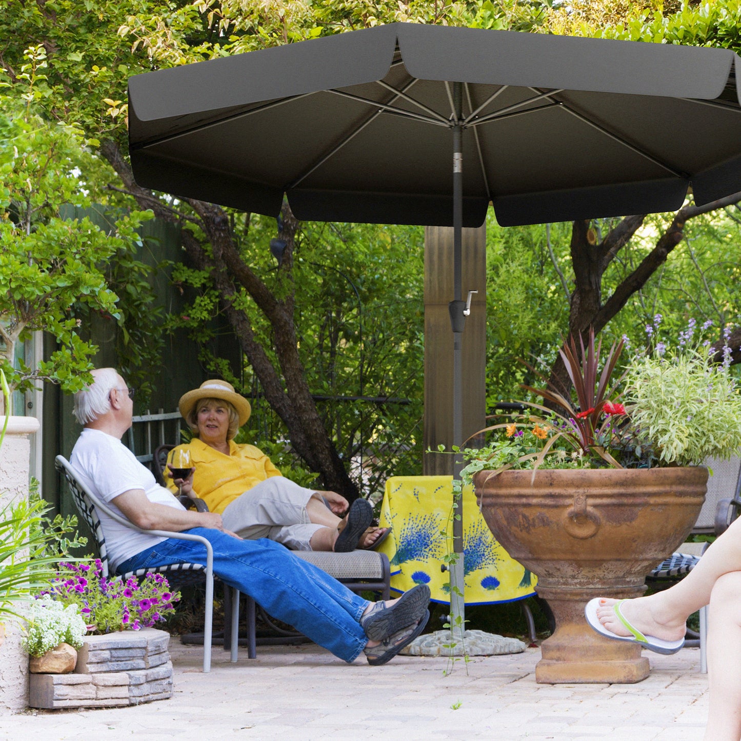 Outsunny 2.7m Patio Parasol: Tilting Crank Umbrella with Ruffled Canopy, 8 Sturdy Ribs, Jet Black