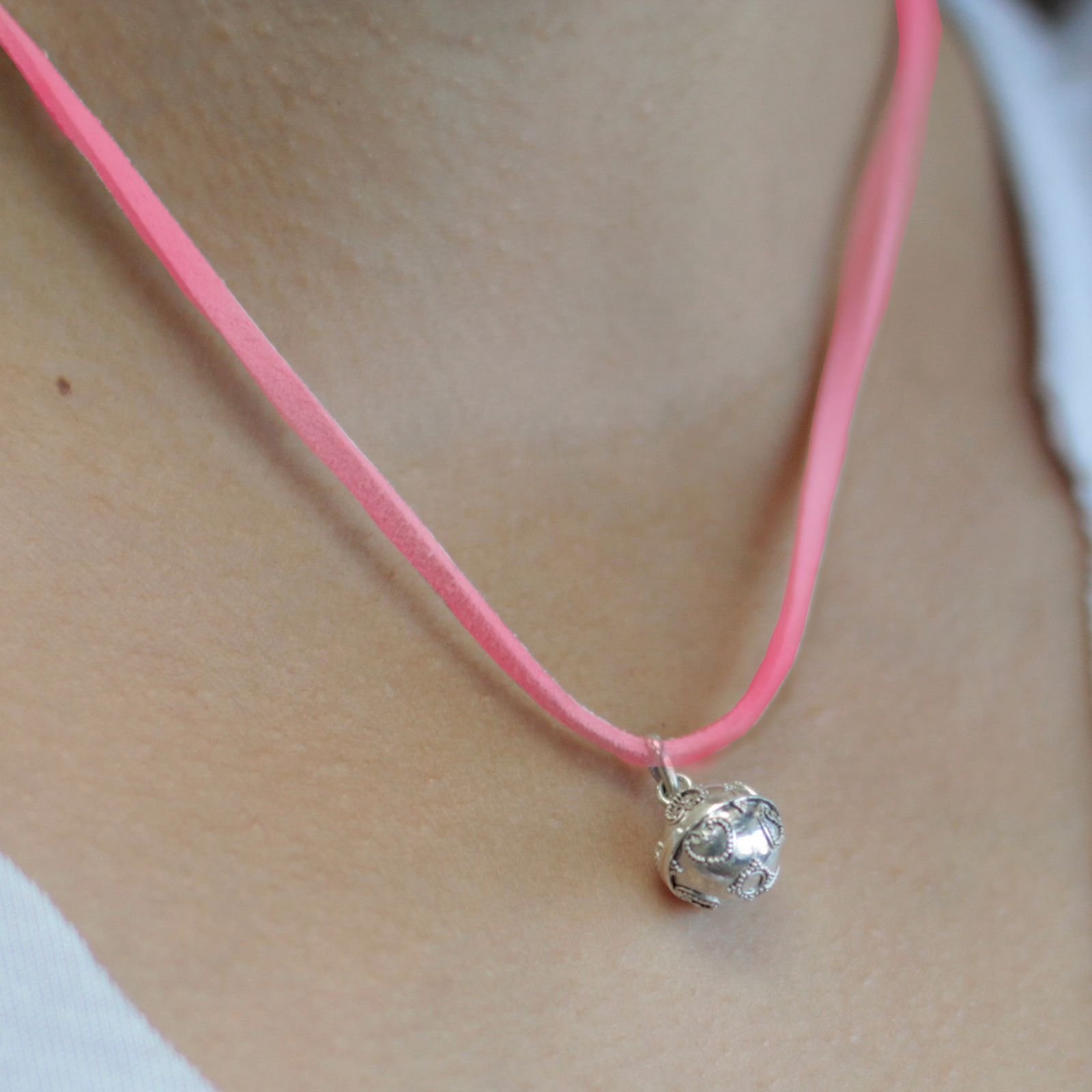 bG9jYWw6Ly9tZWRpYS85Ti9BRC82MFIzMEMxRzZDVDNBRDlOLzA3NWIyMTcyLmpwZWc.jpg Silver Angel Bell - Love - 12mm - Image 1