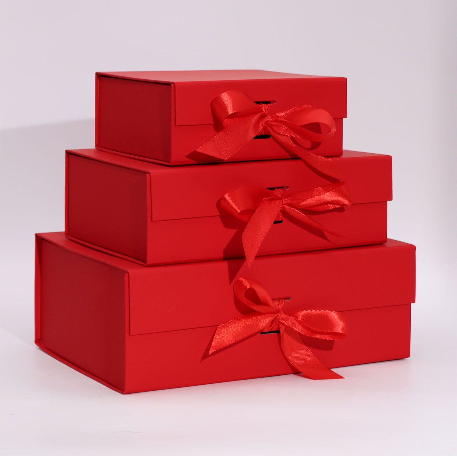 bG9jYWw6Ly9tZWRpYS8xTi8yRC82MFIzMEMxSDc0UjMyRDFOL2NhYzJlZjdiLmpwZWc-2.jpg Flat Pack Gift Box - Medium Square (20x18.2x8cm) - Red - Image 1