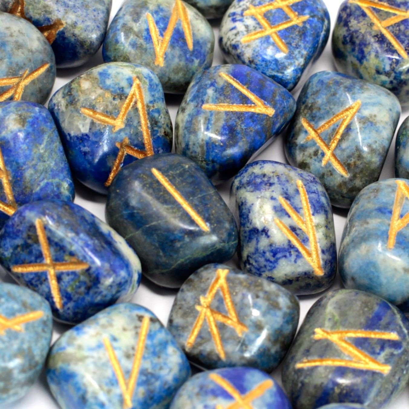 bG9jYWw6Ly9tZWRpYS9TSy9HQy82MFIzMEMxRzZNUzNHQ1NLLzNlODA1NmI4LmpwZWc.jpg Runes Stone Set in Pouch - Lapis - Image 1